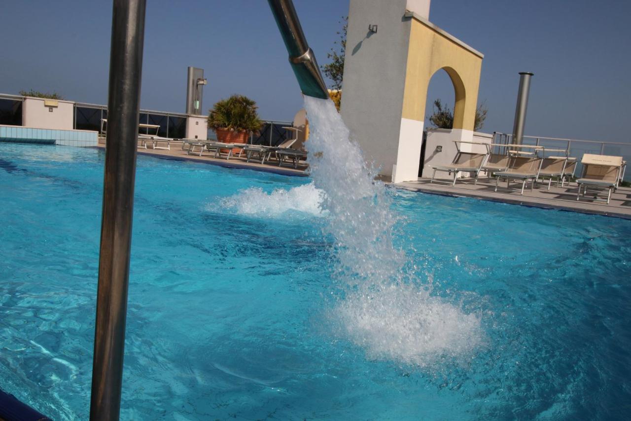 Eraclea Palace Hotel 4 stelle S Eraclea Mare Buitenkant foto
